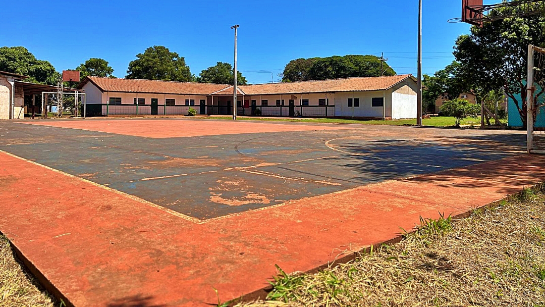 Definida a empresa que construir&aacute; a cobertura das quadras poliesportivas de 3 escolas