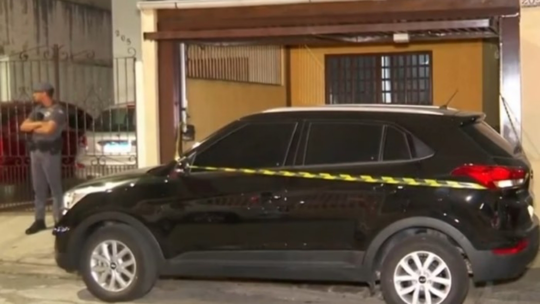 Adolescente de 16 anos mata a tiros e facadas pais adotivos e a irm&atilde;