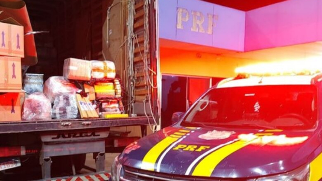 Pol&iacute;cia encontra mais de 2t de maconha em caminh&atilde;o de mudan&ccedil;as que seguia &agrave; Bahia