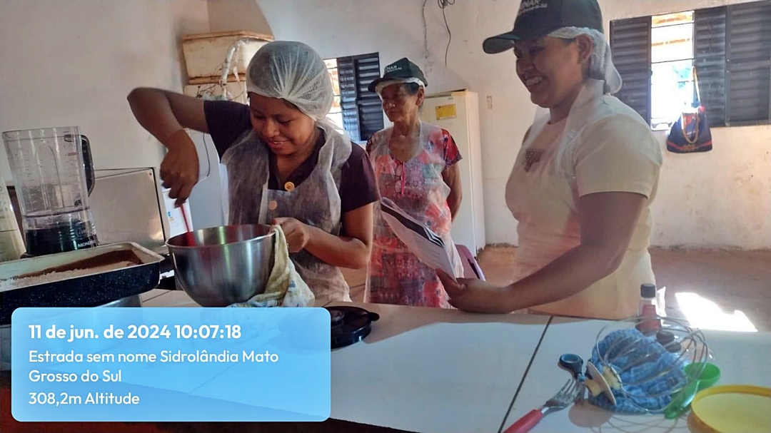 Mulheres de Comunidades Ind&iacute;genas recebem curso confeitaria de bolos e biscoitos