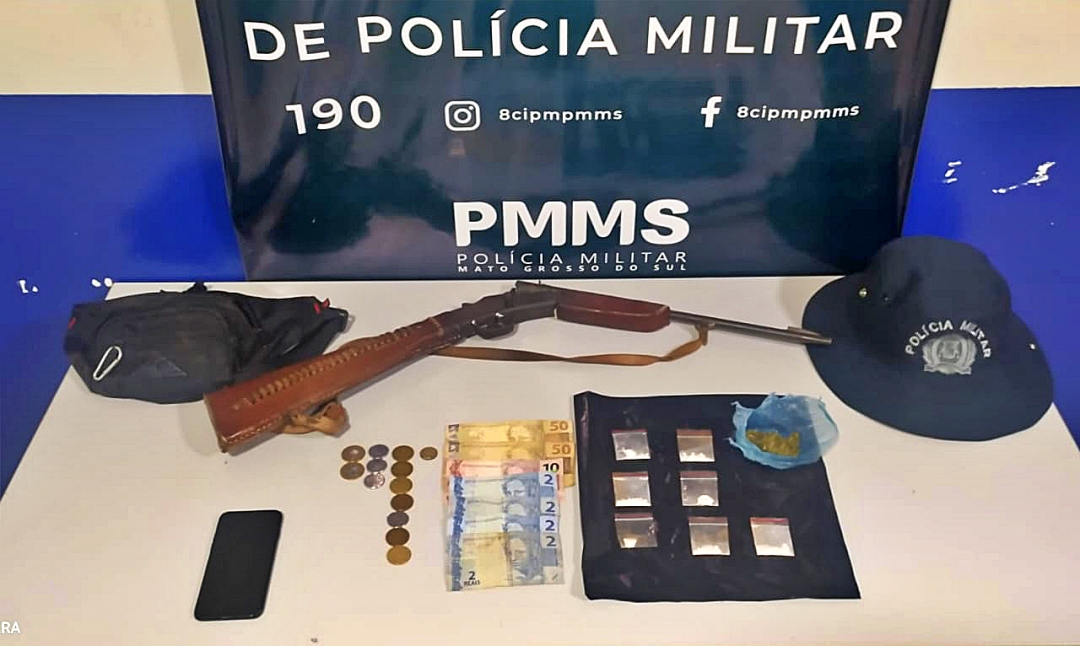 Rapaz é preso enquanto vendia drogas em área de prostituição