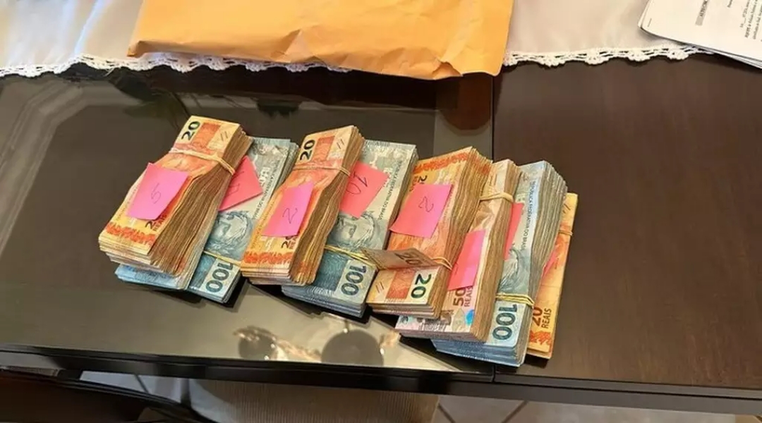 PF amanhece na Prefeitura de Corumb&aacute; por suspeita de R$ 12 milh&otilde;es em fraudes
