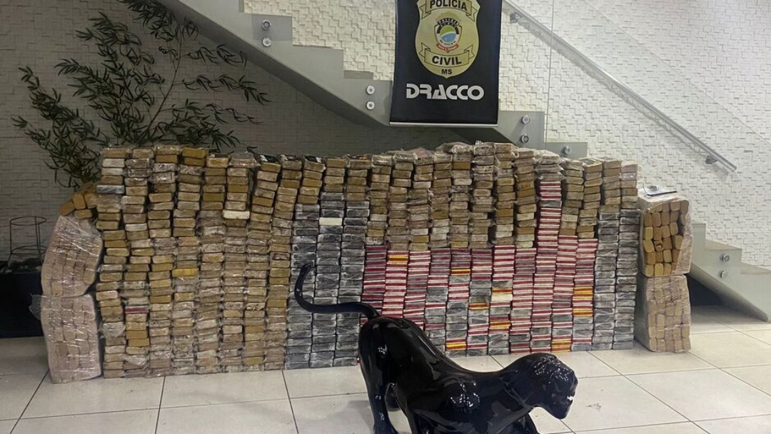 Carga de R$ 35 milh&otilde;es em drogas &eacute; apreendida em casa de traficante 