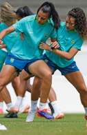Sele&ccedil;&atilde;o Brasileira Feminina faz seu terceiro treino em Bordeaux