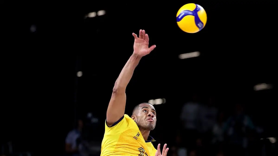 Brasil perde para It&aacute;lia na estreia do v&ocirc;lei masculino