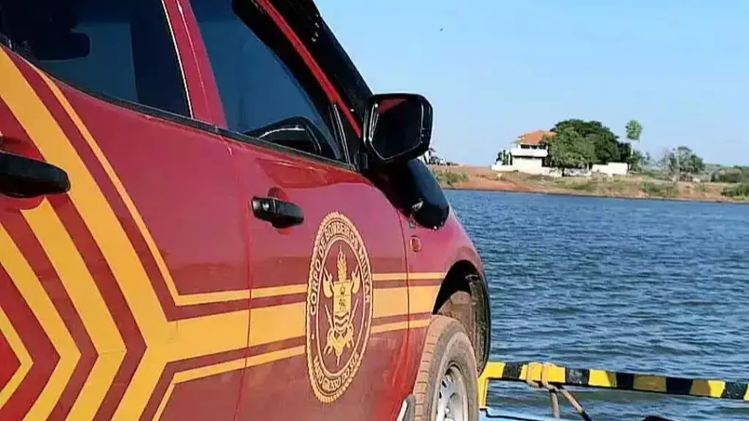 Homem sai para pescar, tentar atravessar lagoa a nado e desaparece