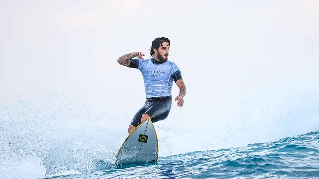 Filipinho avan&ccedil;a e Brasil tem seis surfistas nas oitavas