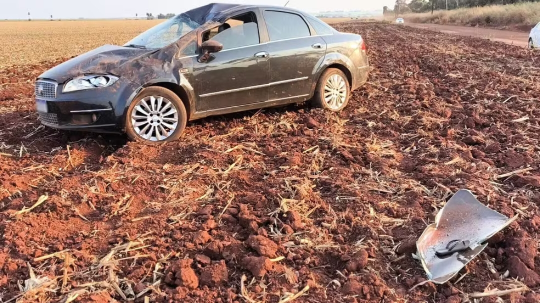 Crian&ccedil;a de 5 anos morre ap&oacute;s carro capotar em estrada