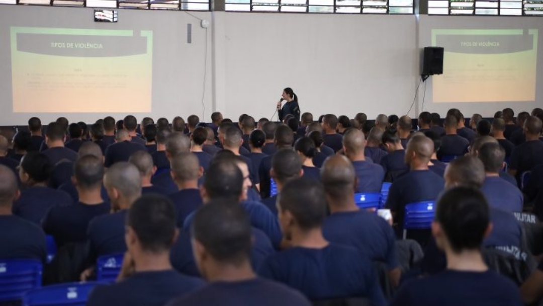 Policiais recebem capacita&ccedil;&atilde;o para atender com efic&aacute;cia as v&iacute;timas de viol&ecirc;ncia dom&eacute;stica