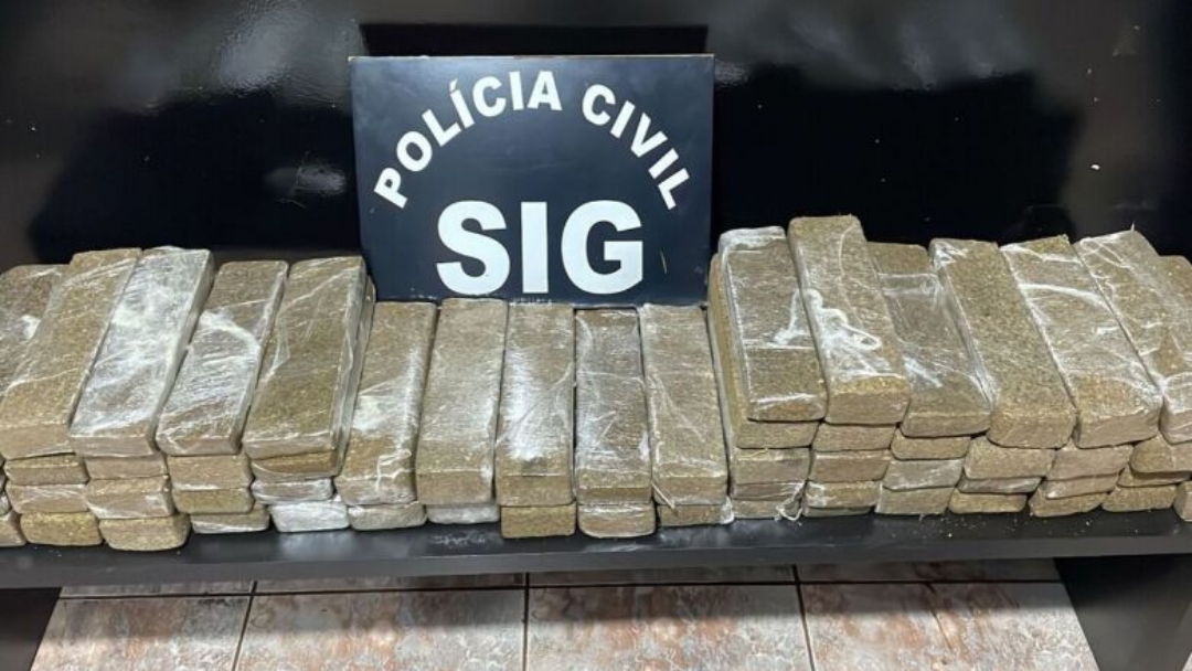 Moradores de S&atilde;o Paulo s&atilde;o presos ao tentarem entregar ve&iacute;culo com drogas em MS