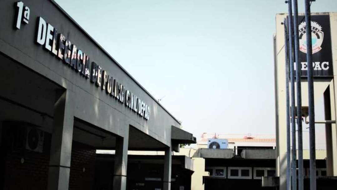 Mulher &eacute; esfaqueada enquanto caminhava na Vila Cachoerinha