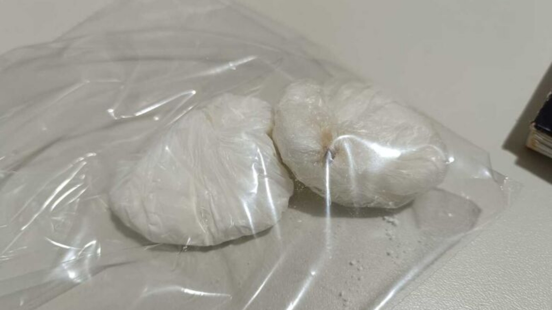 Interno &eacute; flagrado com coca&iacute;na no semiaberto em Dourados