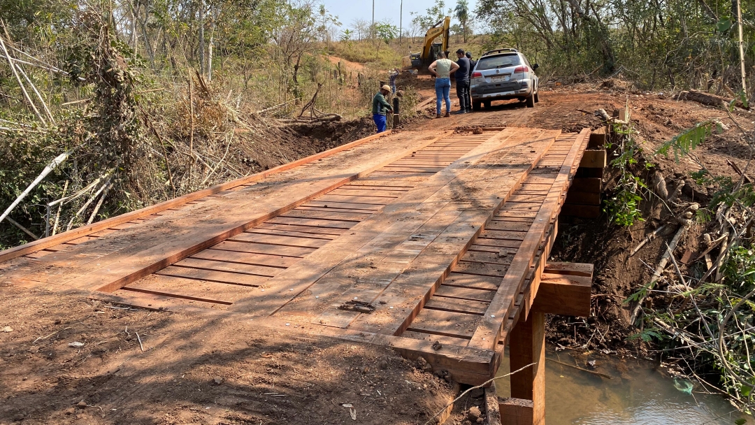 Prefeitura interdita estrada para construir ponte e abre novo acesso para comunidade ind&iacute;gena 