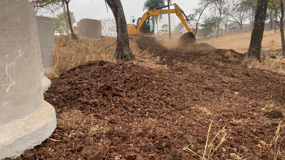 Prefeitura retoma obras no Santa Marta com a constru&ccedil;&atilde;o de dissipador 