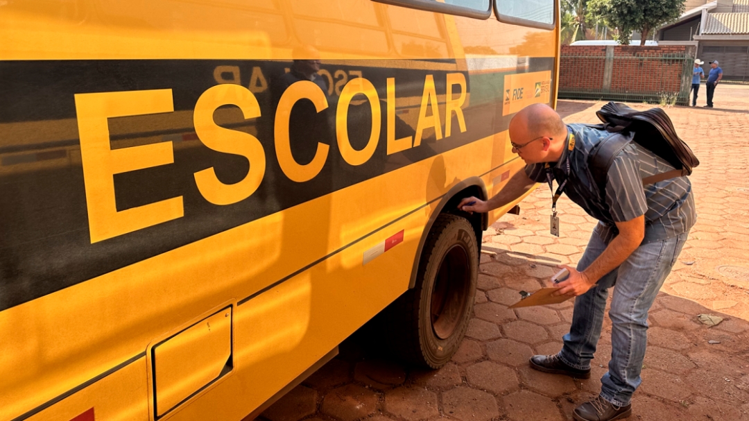 TCE-MS fiscaliza frota de &ocirc;nibus escolar 