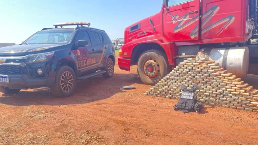 Carga de coca&iacute;na &eacute; apreendida escondida em caminh&atilde;o entre Dourados e Ponta Por&atilde;