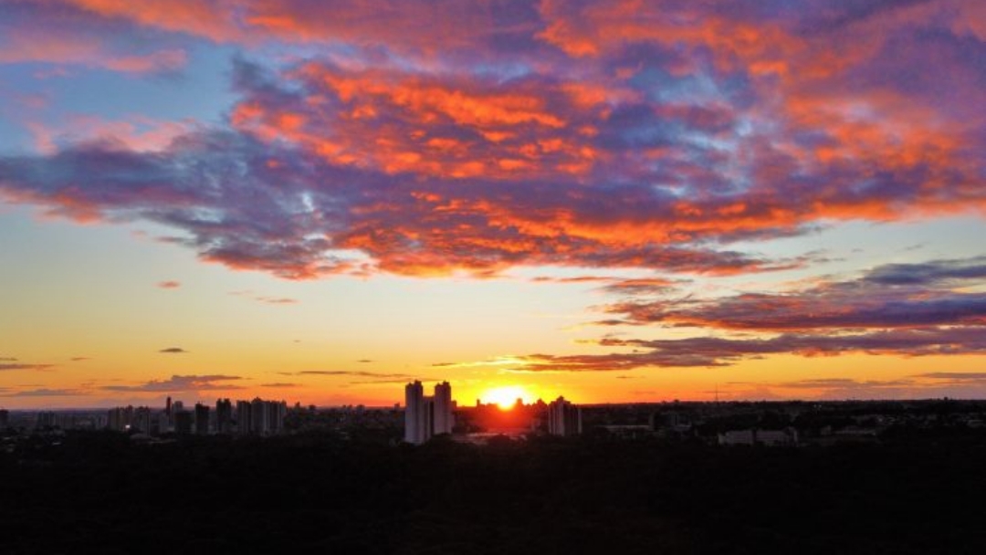 Quinta-feira tem previs&atilde;o de sol e pode registrar mudan&ccedil;a de tempo em MS