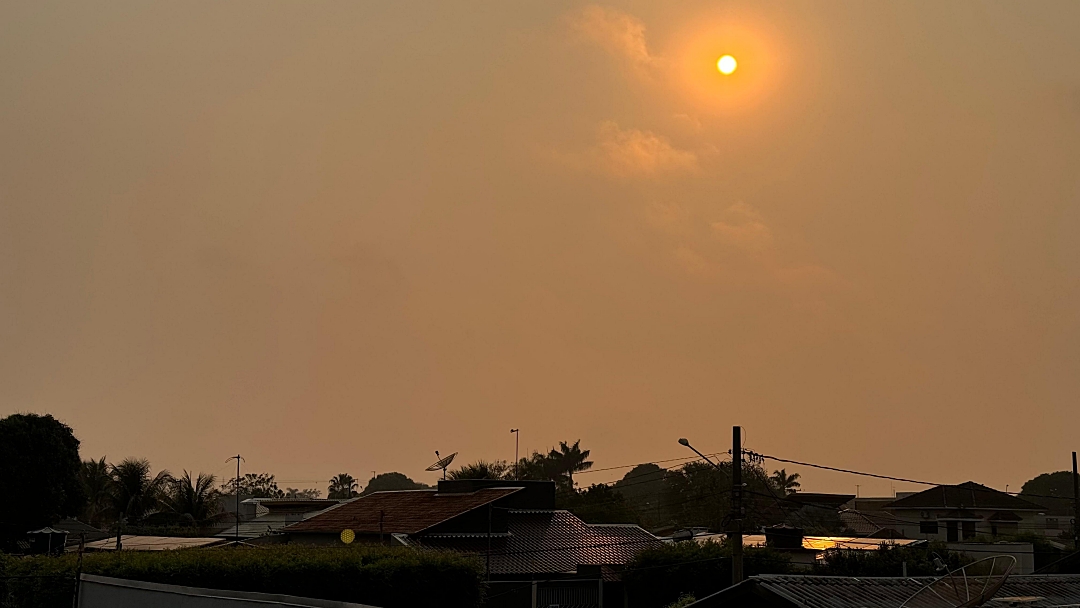 Sidrol&acirc;ndia amanhece com baixa umidade do ar e queda na temperatura