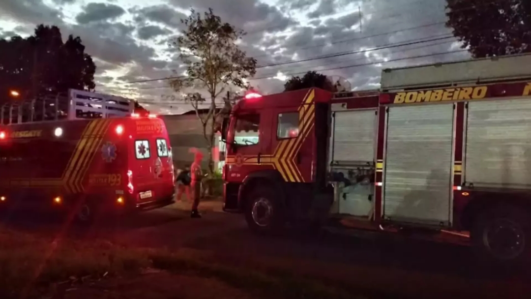 Em Dourados, homem morre carbonizado em inc&ecirc;ndio na pr&oacute;pria casa