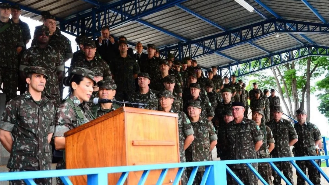 Governo permite alistamento volunt&aacute;rio de mulheres no servi&ccedil;o militar