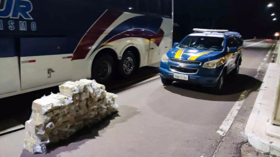 Morador de Dourados &eacute; flagrado com mais de 200 quilos de coca&iacute;na em &ocirc;nibus de turismo