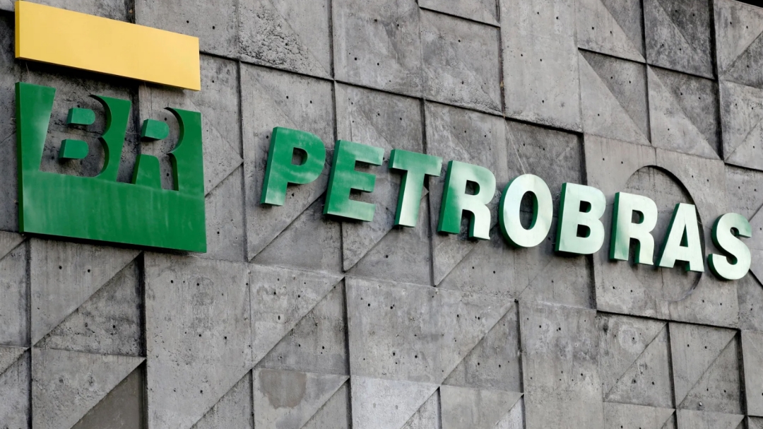 Presidente da Petrobras diz que n&atilde;o h&aacute; previs&atilde;o para queda dos pre&ccedil;os dos combust&iacute;veis