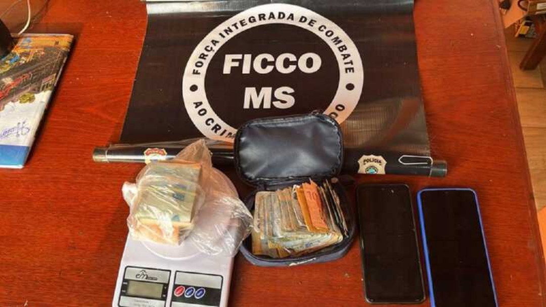 PF estoura dep&oacute;sito que armazenava drogas e armas de fac&ccedil;&atilde;o 