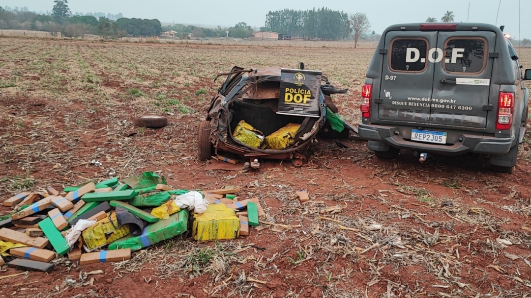 Morre motorista que capotou carro com quase uma tonelada de maconha