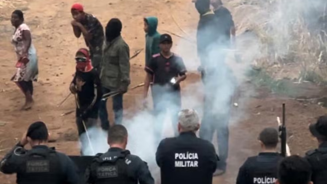 Ind&iacute;genas s&atilde;o feridos em confronto com a PM durante tentativa de ocupa&ccedil;&atilde;o de fazenda em Ant&ocirc;nio Jo&atilde;o