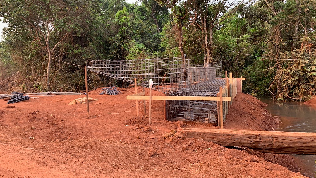 Prefeitura inicia constru&ccedil;&atilde;o de pontes de concreto em reserva ind&iacute;gena e no Assentamento Santa Terezinha