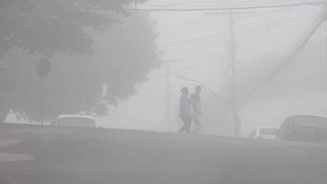 Semana come&ccedil;a com nevoeiro e aviso de tempestade em parte de MS  