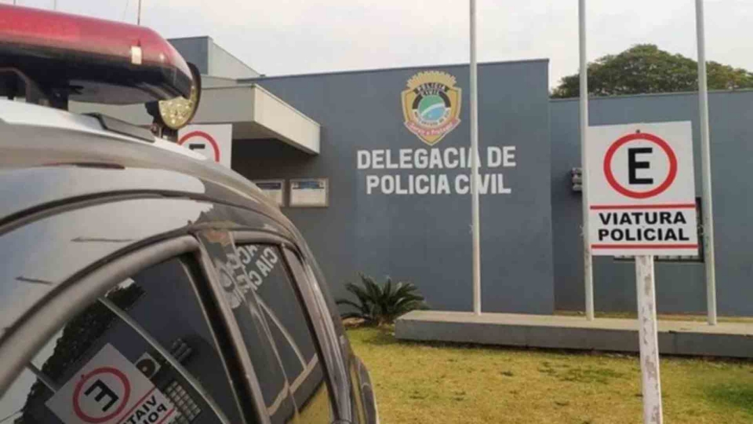 Homem &eacute; ferido a facadas nas costas por ex-mulher perto de ponte 