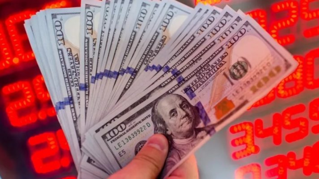 D&oacute;lar hoje sobe mais de 1% ap&oacute;s sete sess&otilde;es consecutivas de queda