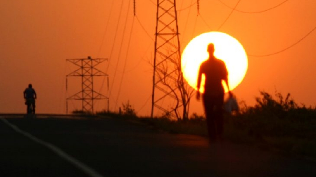 Com altas temperaturas e poss&iacute;veis chuvas, per&iacute;odo deve ser o mais quente do ano