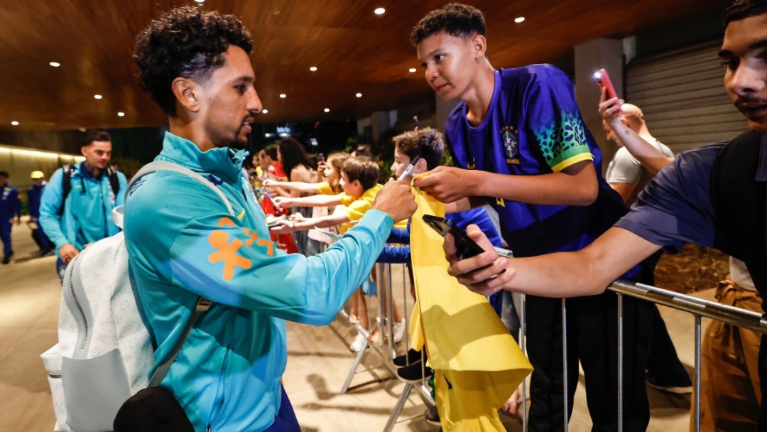 Sele&ccedil;&atilde;o Brasileira est&aacute; em Bras&iacute;lia para jogo contra o Peru