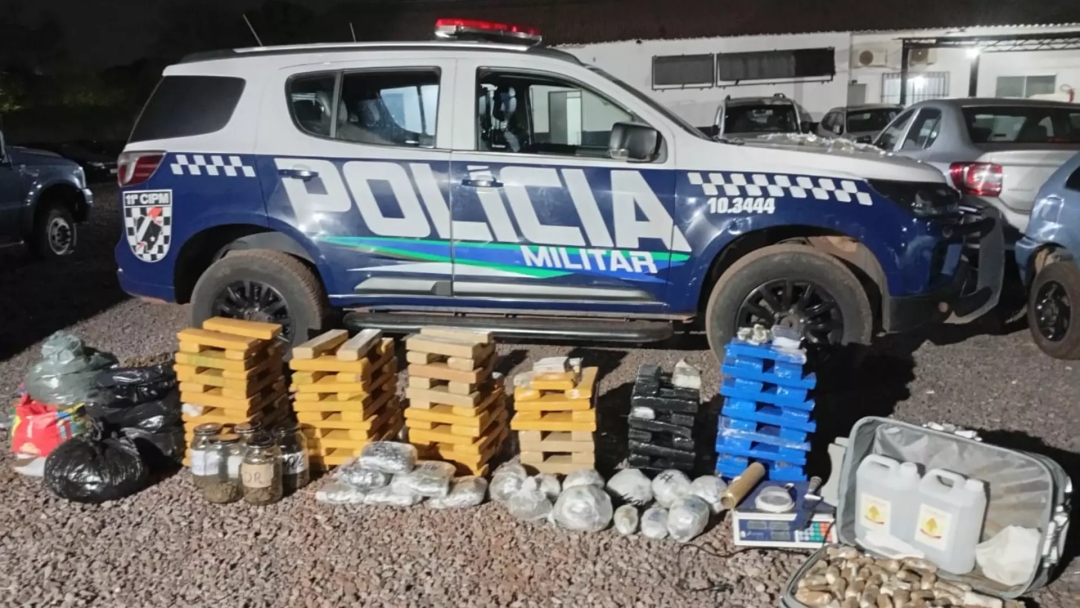 Pol&iacute;cia estoura f&aacute;brica de maconha na Vila Albuquerque e um vai preso 