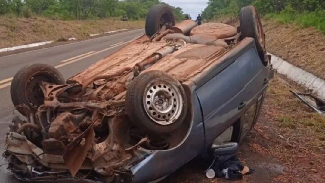 Jovem morre em hospital ap&oacute;s sofrer acidente com capotamento