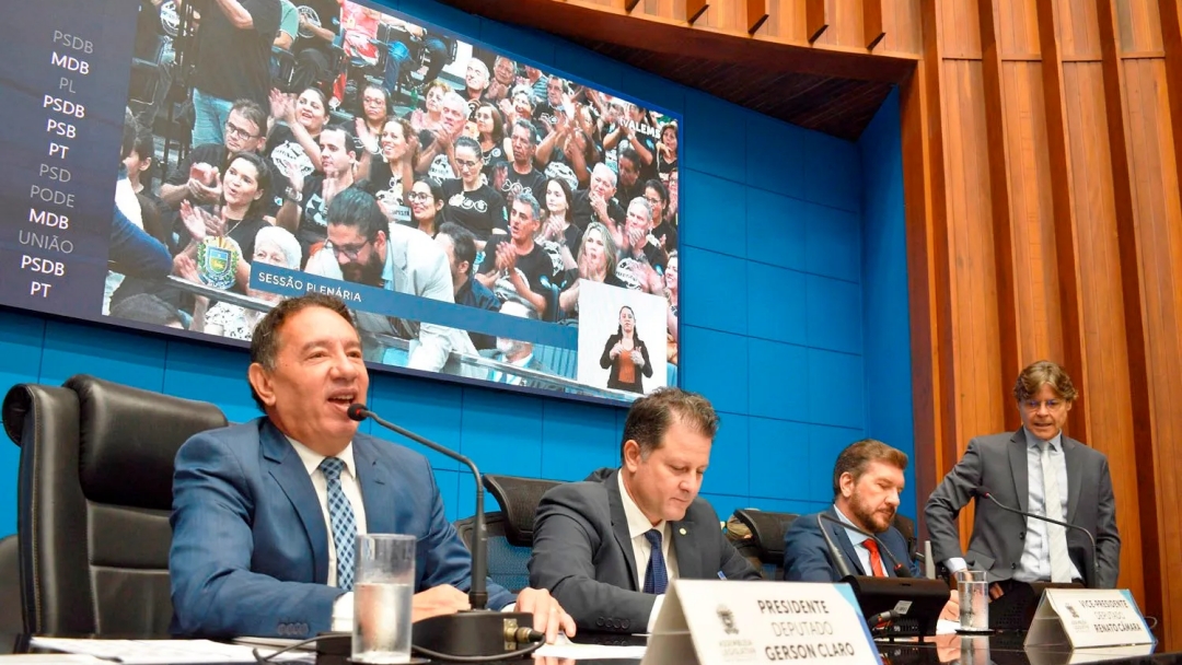 Deputados chegam a consenso e v&atilde;o manter atual mesa diretora da Assembleia