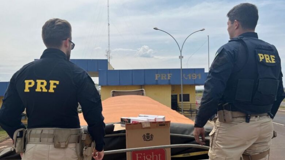 Pol&iacute;cia apreende 300 mil ma&ccedil;os de cigarros contrabandeados