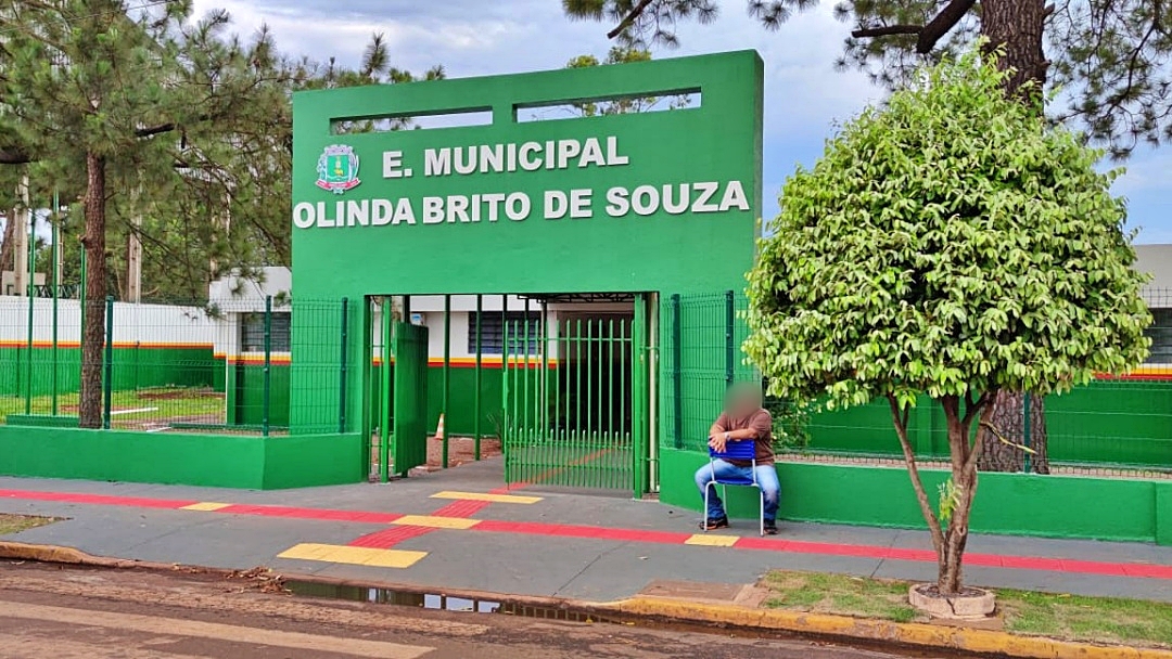 PM apreende adolescente que jogou bomba e assustou alunos da Escola Olinda Brito