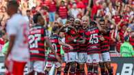 Flamengo vence e tira Inter da briga pelo t&iacute;tulo brasileiro