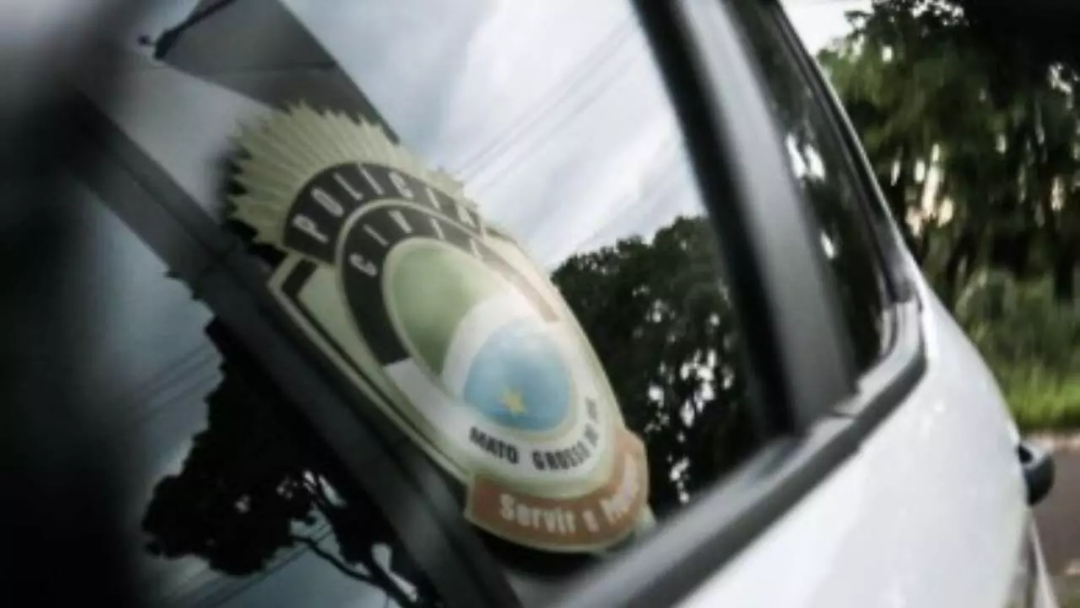 Ferido, homem anda até casa de mãe para pedir socorro após ser esfaqueado por mulher em bar