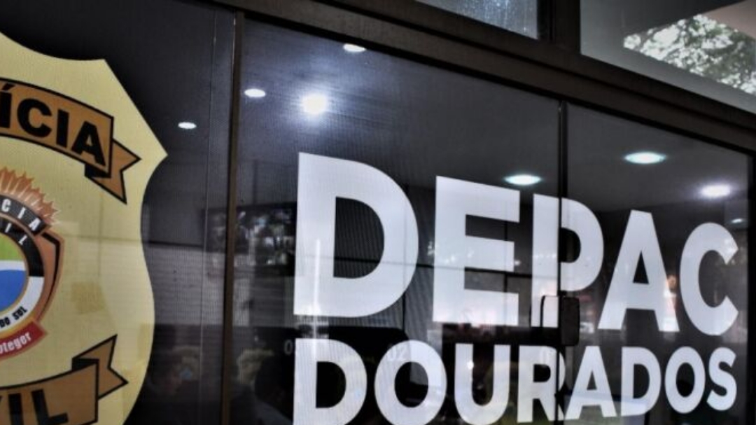 Homem é agredido com golpes de enxada pelo próprio filho