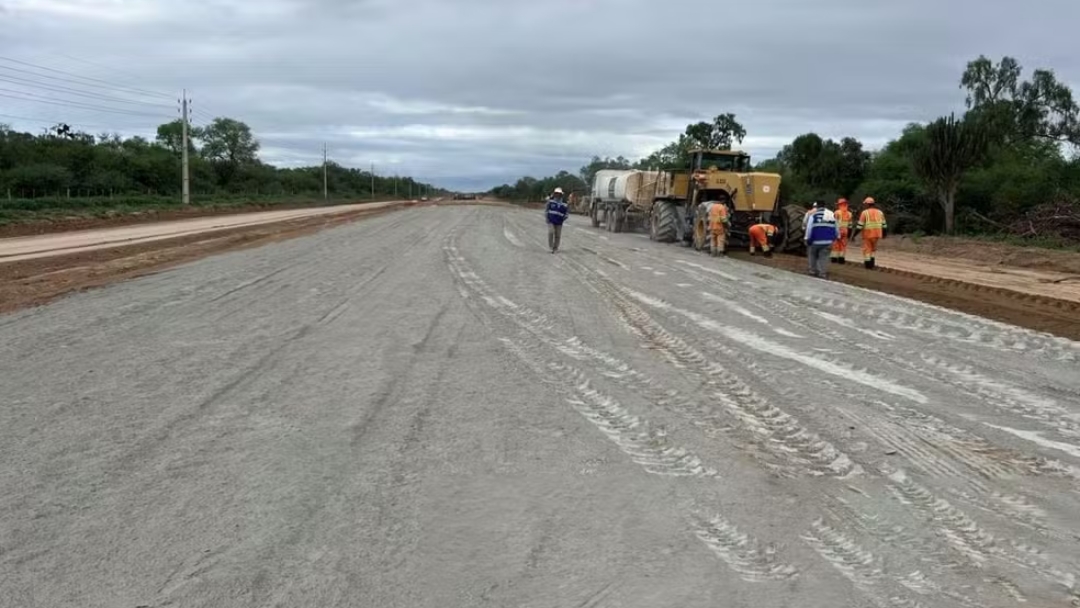 Trecho final de pavimenta&ccedil;&atilde;o avan&ccedil;a e Ponte da Bioce&acirc;nica chega a 63,91% de execu&ccedil;&atilde;o