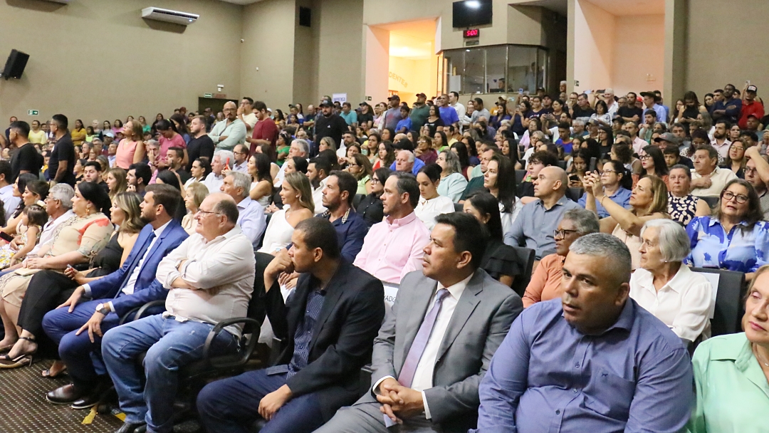 Rodrigo Basso fala em ‘fidelidade ao eleitor’ ao ser diplomado prefeito