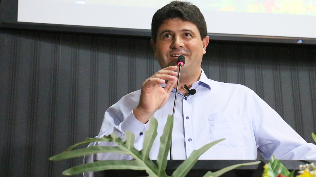 Rodrigo Basso fala em ‘fidelidade ao eleitor’ ao ser diplomado prefeito