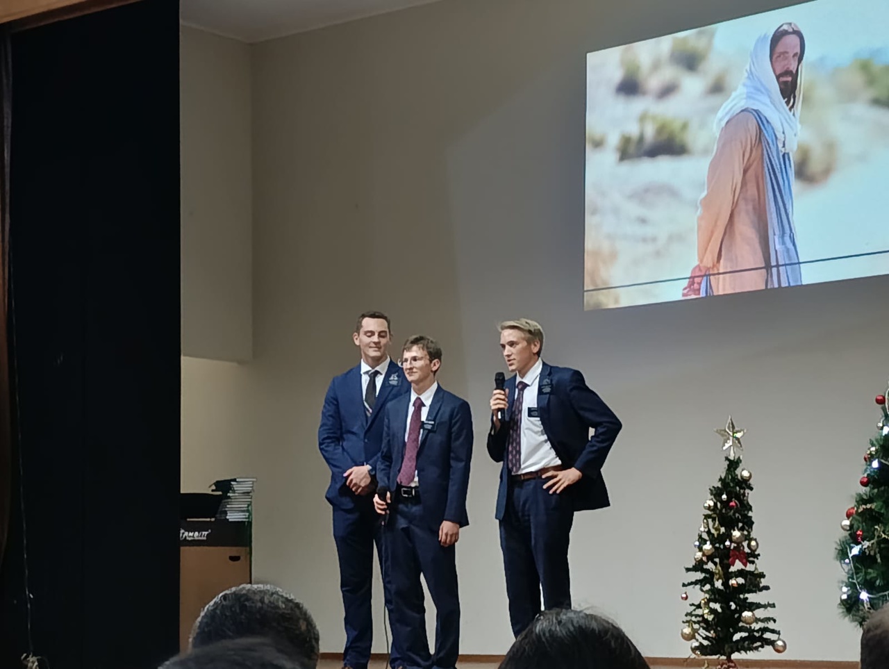 Fam&iacute;lias Celebram a Cantata de  Natal 2024 na igreja de Jesus Cristo