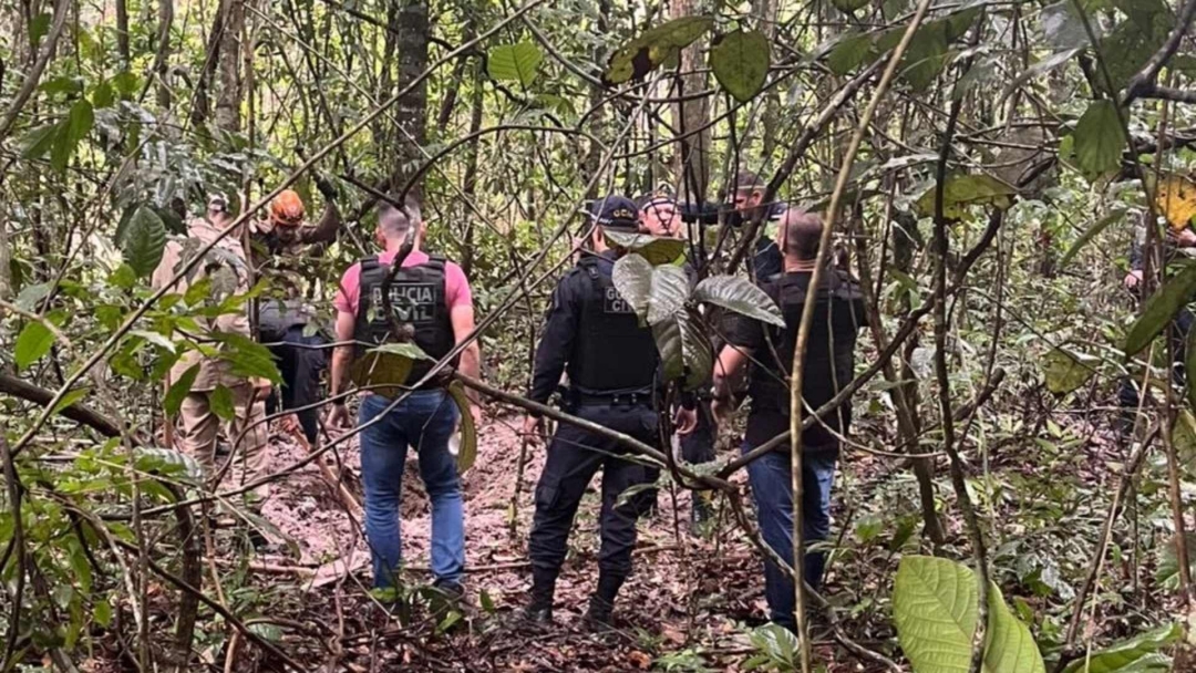 Pol&iacute;cia acha cemit&eacute;rio com 11 corpos em MT