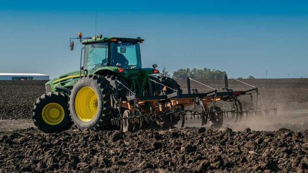 Trator atropela e mata trabalhador em fazenda 