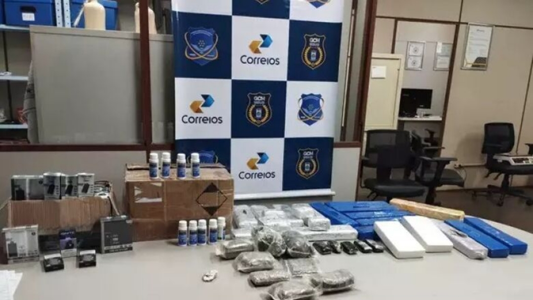 Drogas e cigarros eletr&ocirc;nicos s&atilde;o apreendidos em caixas nos Correios